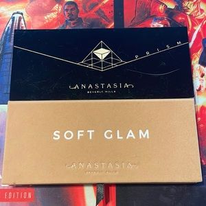 2 Never Used Anastasia Eye Palettes
